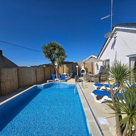 Family Bungalow With Private Pool Kilgetty Eksteriør billede