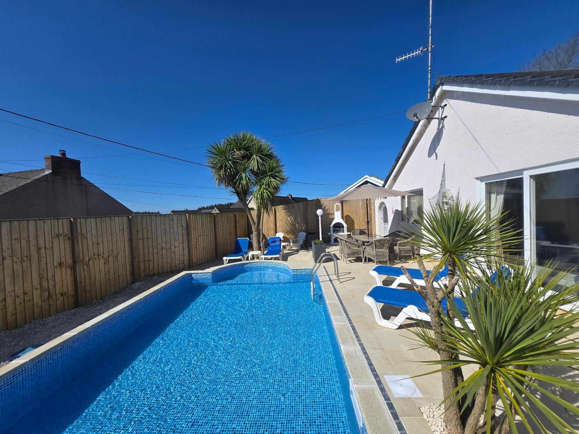 Family Bungalow With Private Pool Kilgetty Eksteriør billede